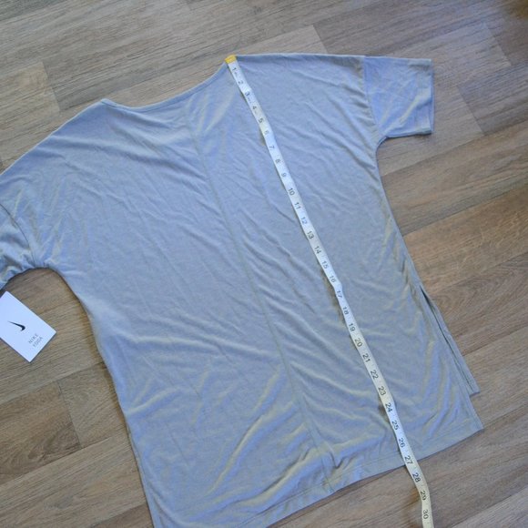 NWT Nike Women's Yoga Grey Short Sleeve Workout Lounge Top Size Small - Picture 6 of 7